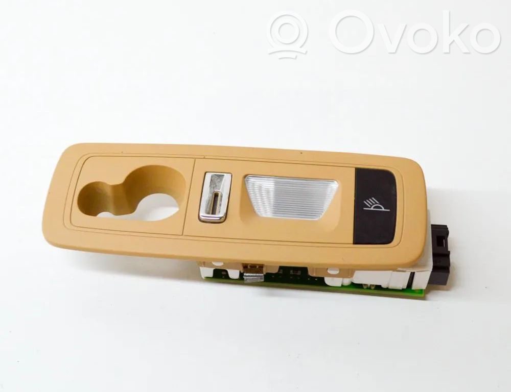 Porsche Cayenne (92A) Front seat light 