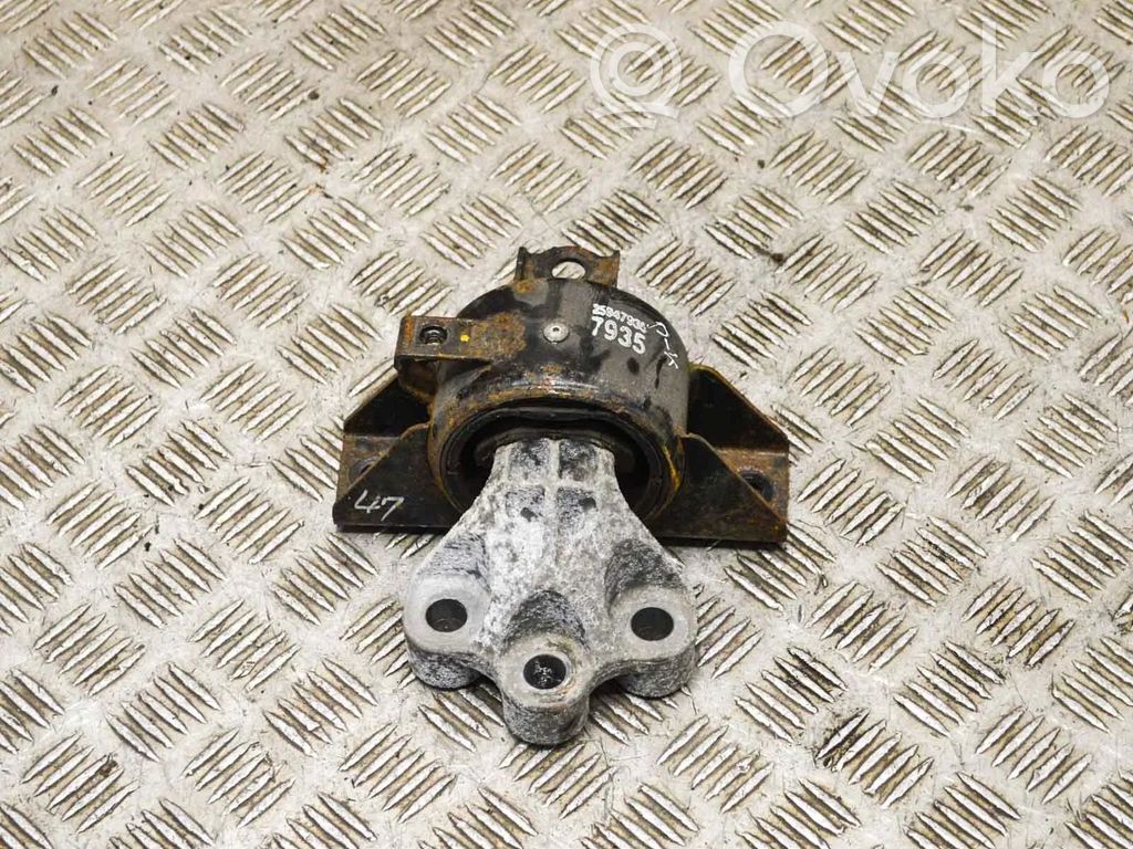 Engine mount bracket   573AY2000