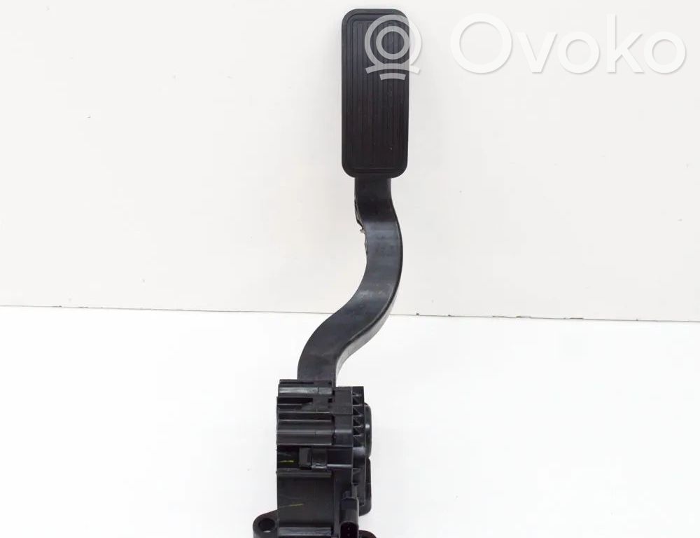 Accelerator throttle pedal   1011298