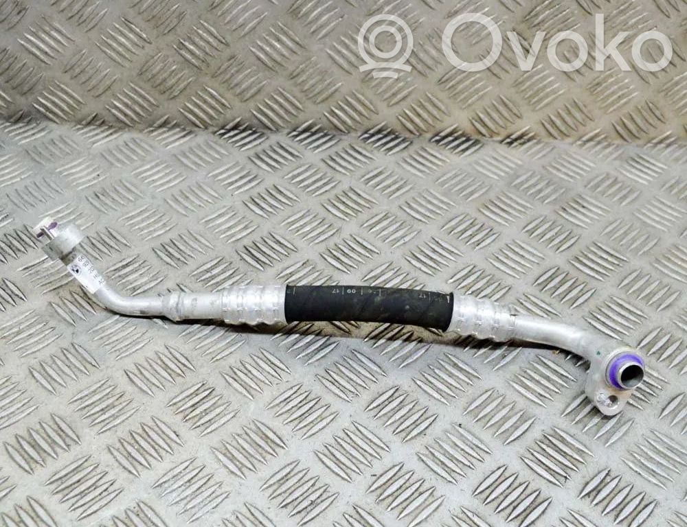 BMW i3 Ilmastointilaitteen putki (A/C) 