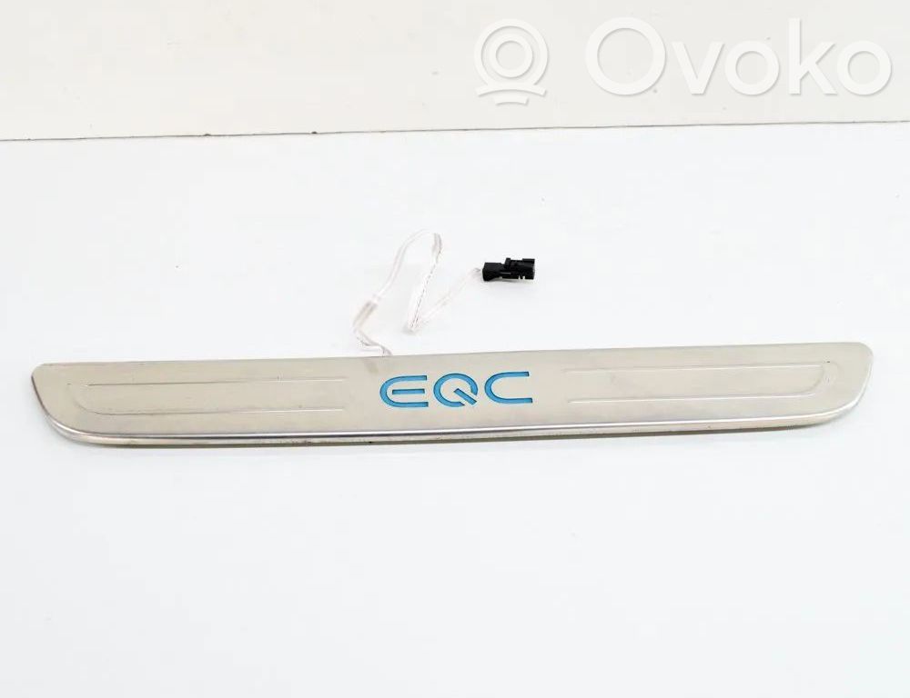 Mercedes-Benz EQC Capac prag față 
