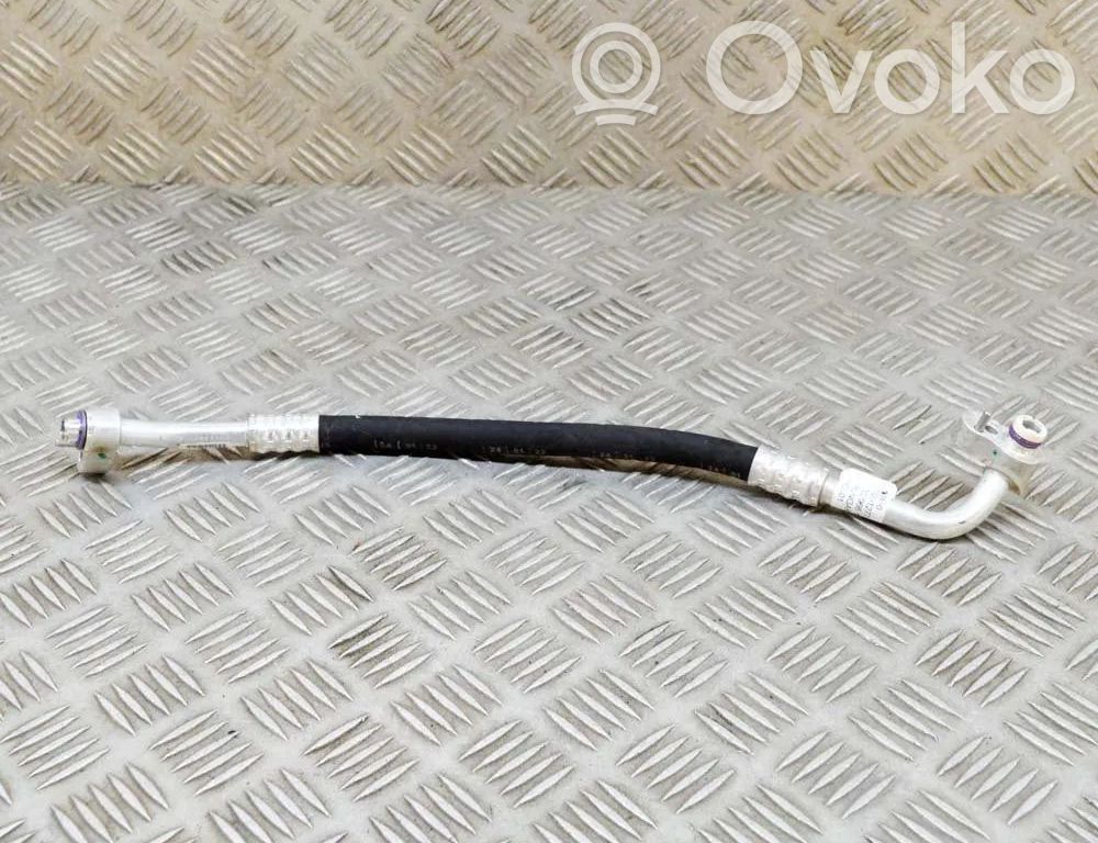 BMW i3 Ilmastointilaitteen putki (A/C) 