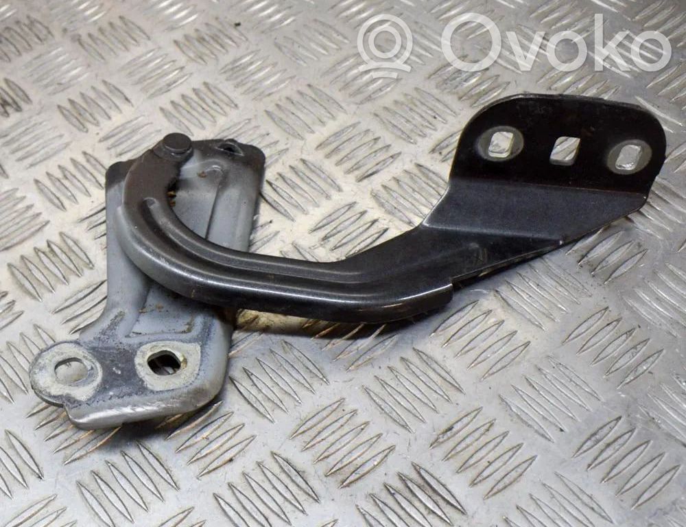 Ford Focus Konepellin saranat 
