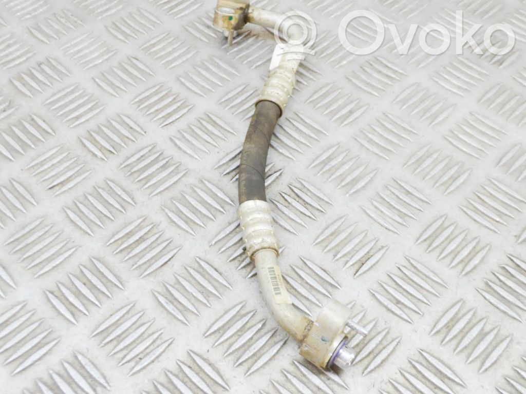 BMW i3 Ilmastointilaitteen putki (A/C) 