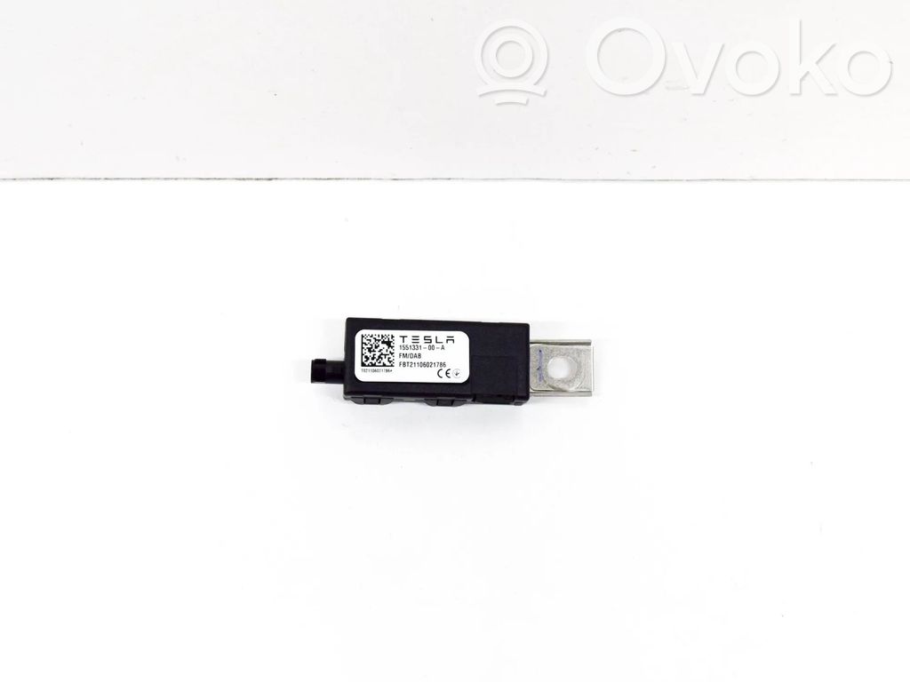 Tesla Model Y Antenos stiprintuvas 
