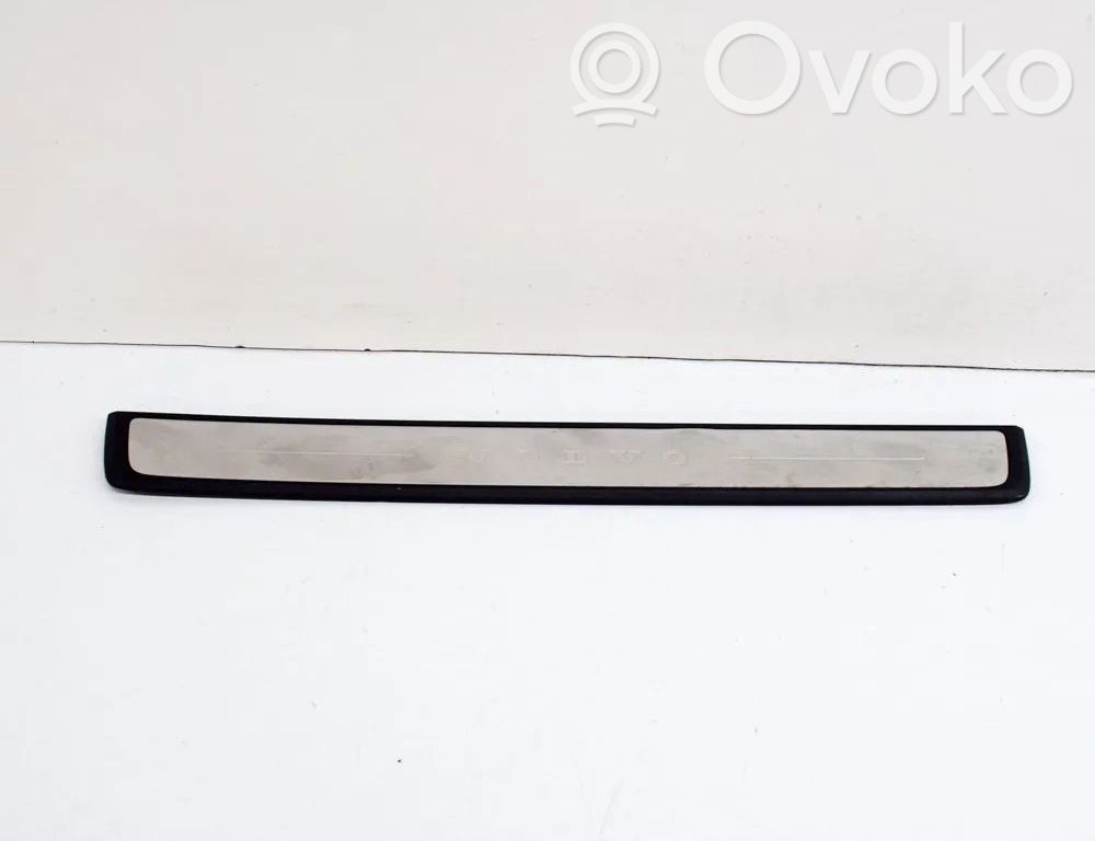 Volvo XC40 Osłona listwy przedniej 