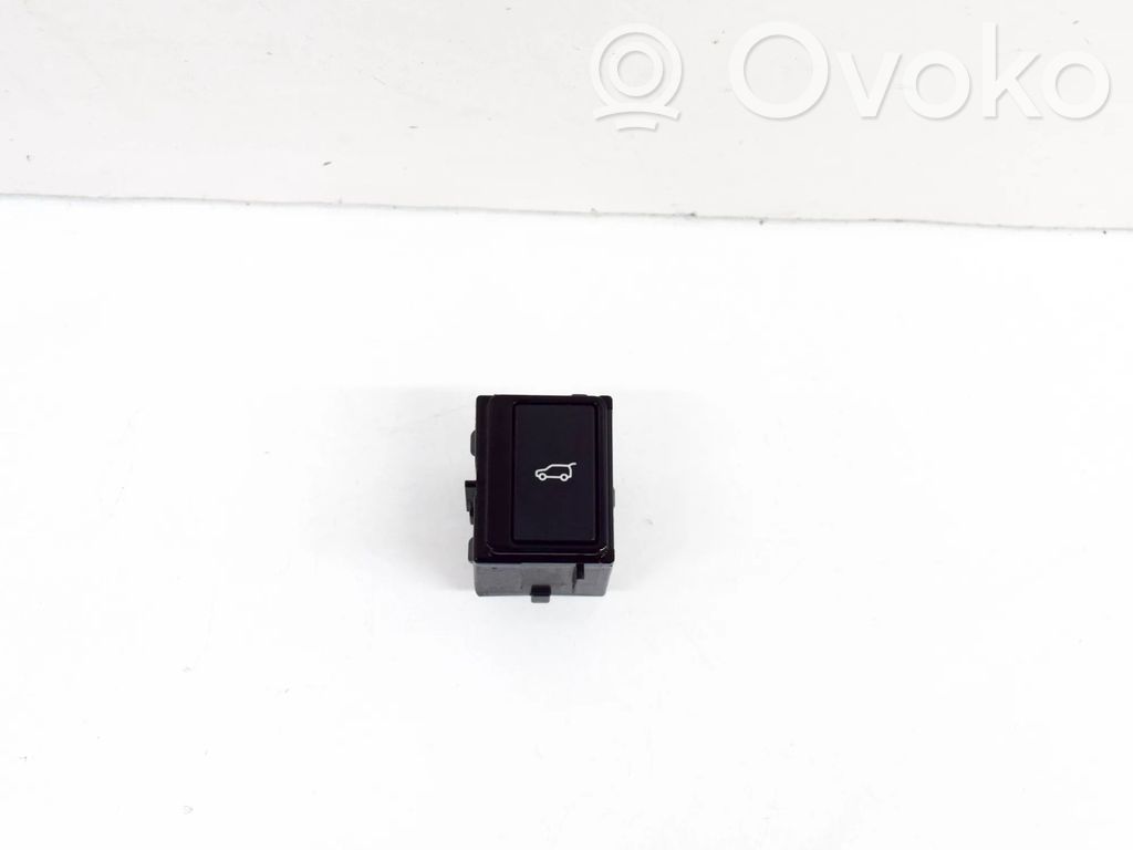 Tailgate/boot open switch button   J9D311B654AA