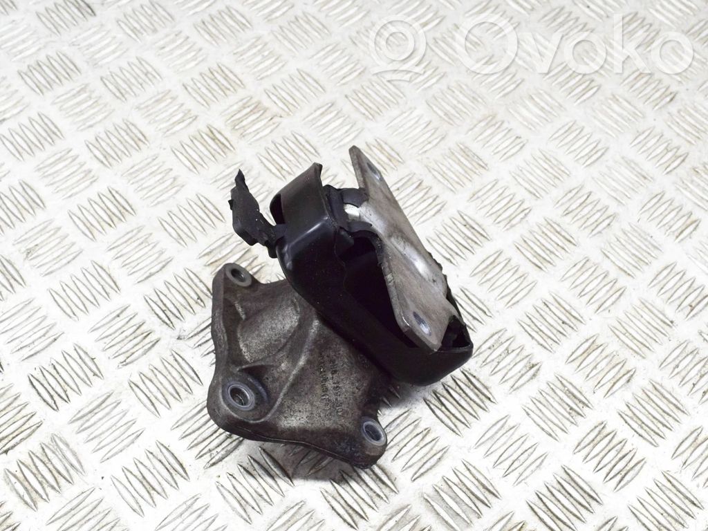 Volkswagen Amarok Engine mount bracket 