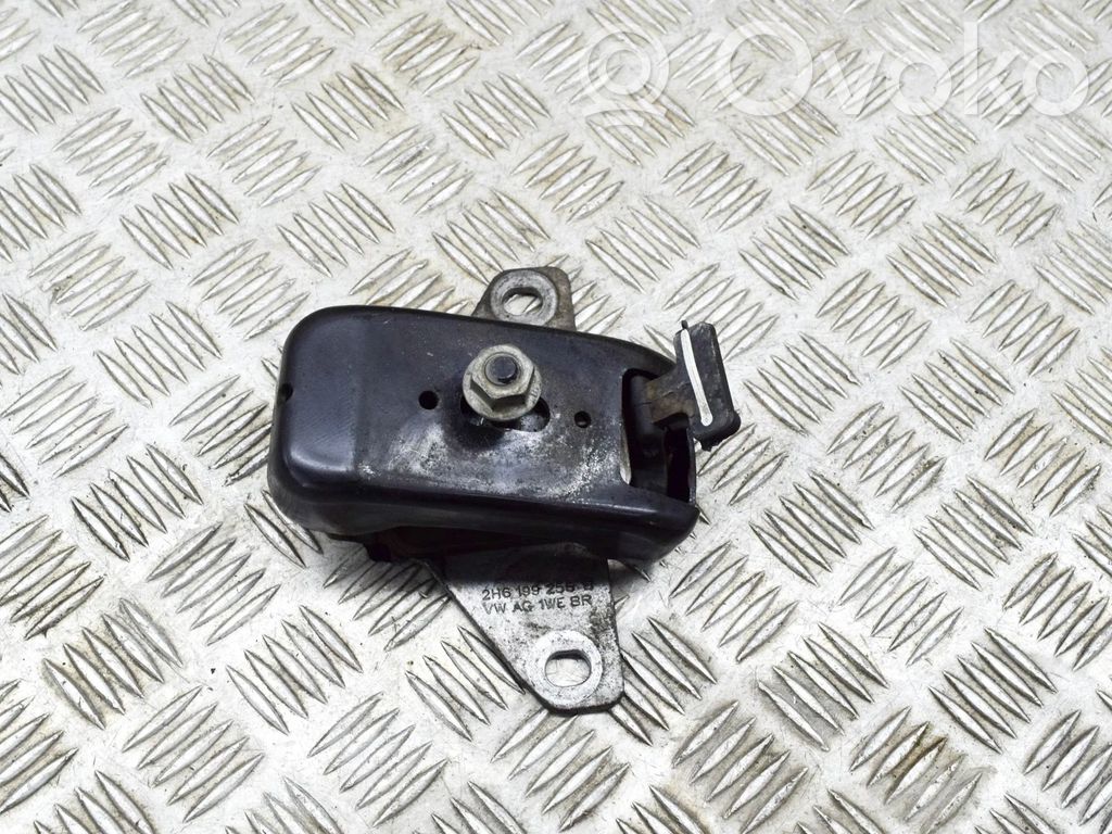Volkswagen Amarok Engine mount bracket 