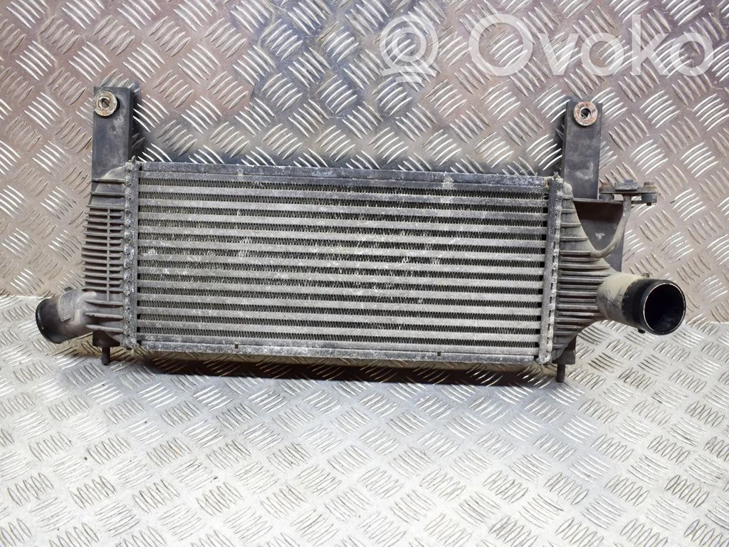 Nissan NP300 Interkūlerio radiatorius 