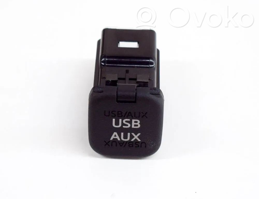 Mazda 6 Enchufe conector entrada auxiliar 