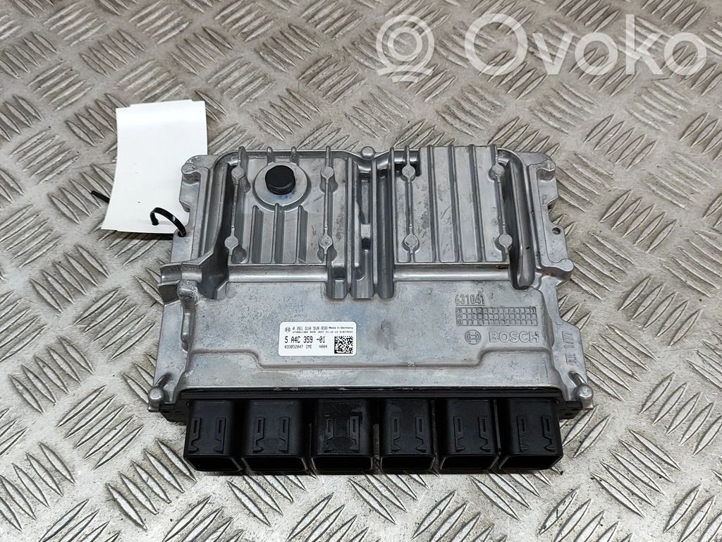 BMW 1 F40 Engine control unit/module 