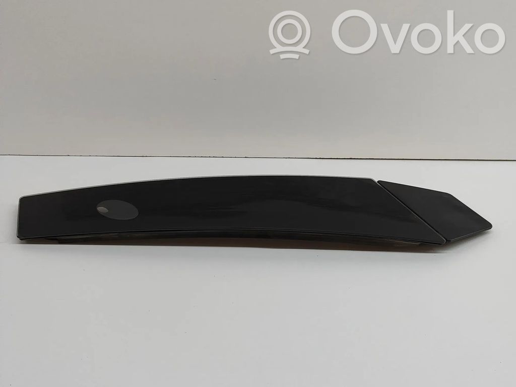 Tesla Model 3 Pilar (B) (superior) 