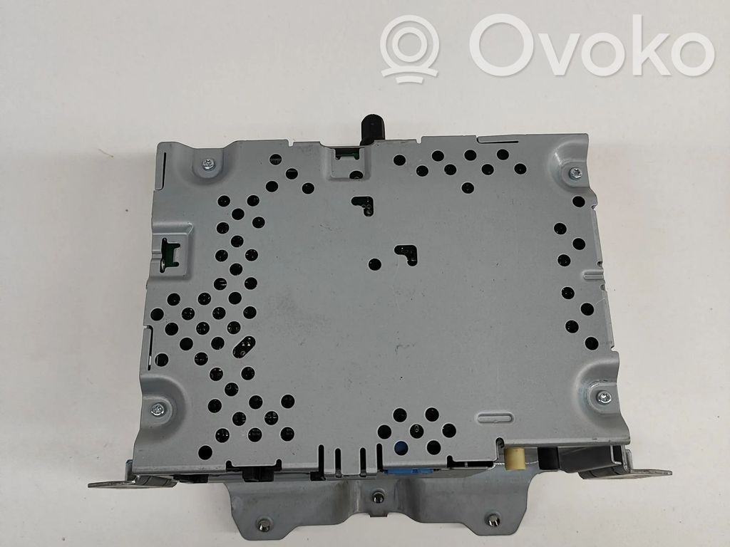 Ford Puma Panel / Radioodtwarzacz CD/DVD/GPS 