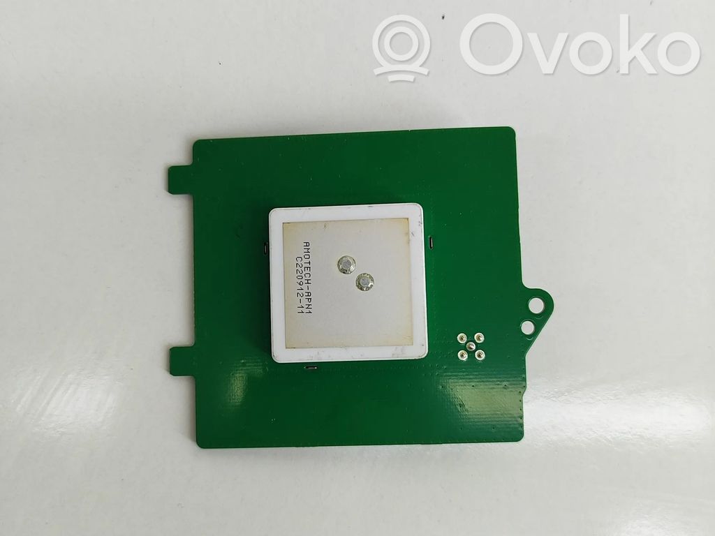 Tesla Model Y Aerial antenna amplifier 