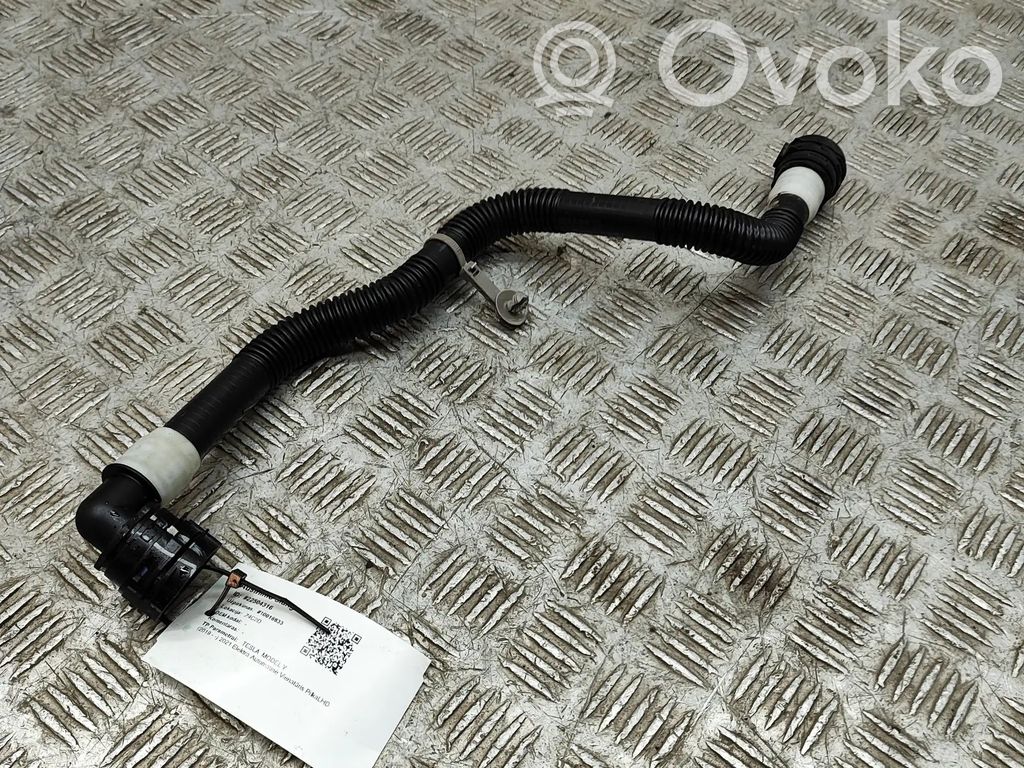 Tesla Model Y Engine coolant pipe/hose 