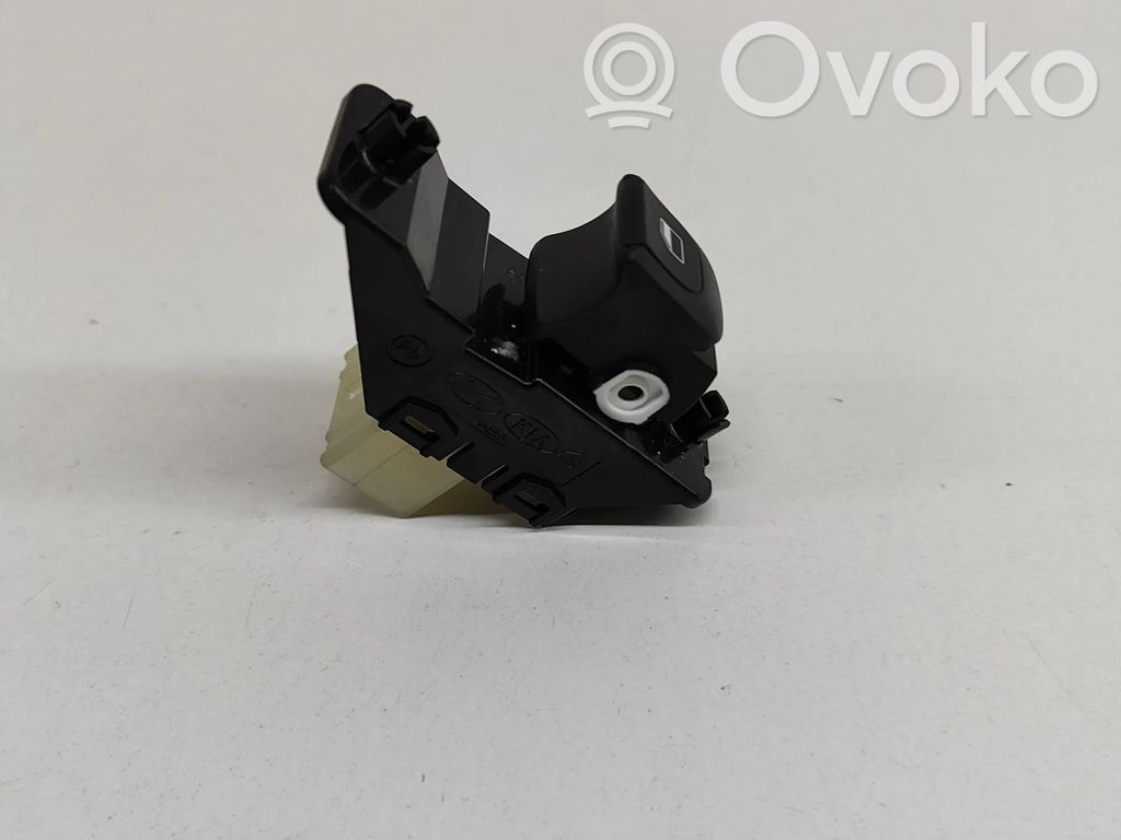 KIA Stonic Electric window control switch 