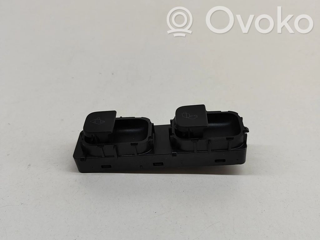 Tesla Model Y Autres commutateurs / boutons / leviers 