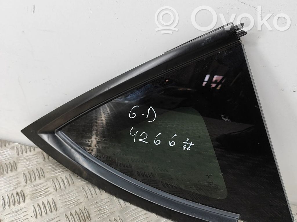 Tesla Model Y Vidrio lateral trasero 
