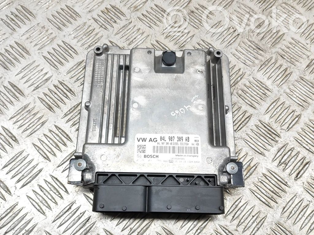 Audi Q3 8U Engine control unit/module 
