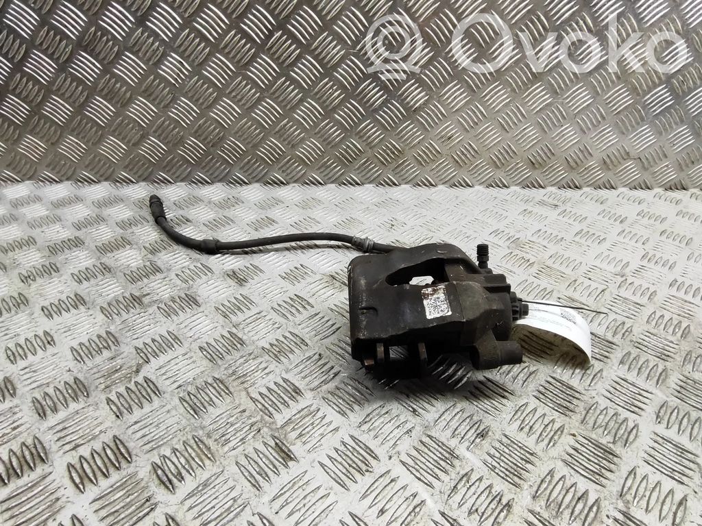 Audi A1 Передний суппорт 