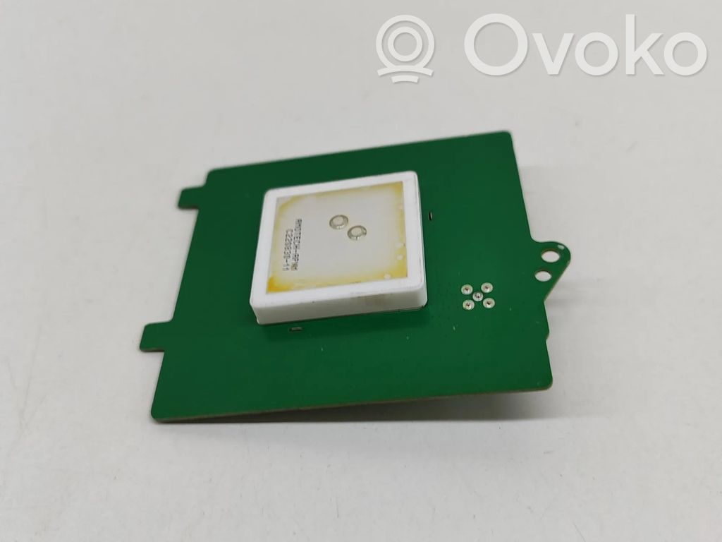 Tesla Model 3 Aerial antenna amplifier 