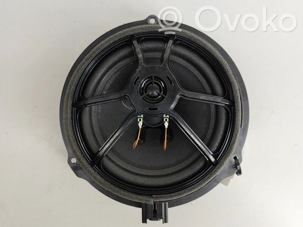 Ford Puma Takaoven kaiutin