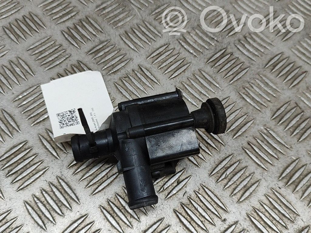 Audi A4 S4 B9 8W Zusatzwasserpumpe 