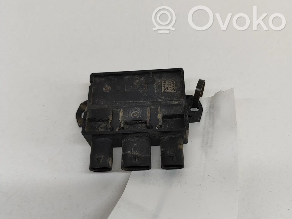 Tailgate/trunk control unit/module   5A044A1
