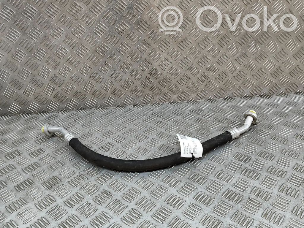 Volvo XC40 Ilmastointilaitteen putki (A/C) 