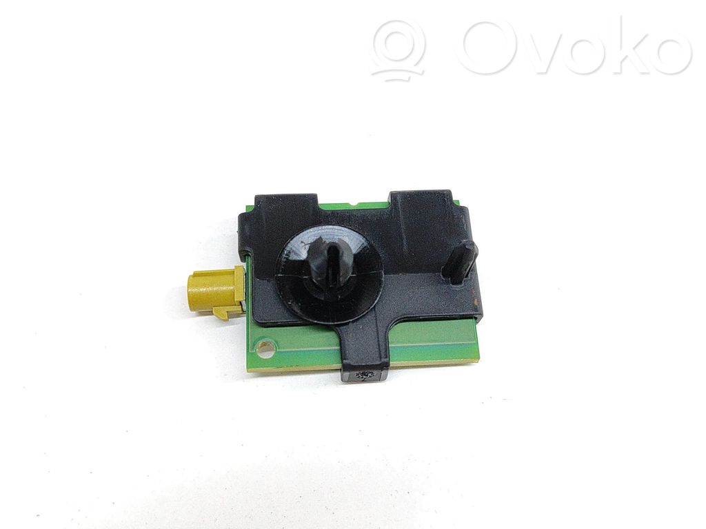 Mercedes-Benz CLA C118 X118 Antenna GPS