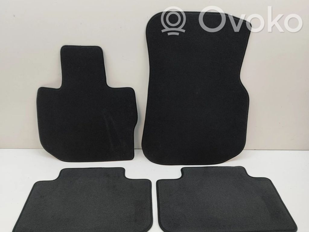 BMW X4 G02 Auton lattiamattosarja