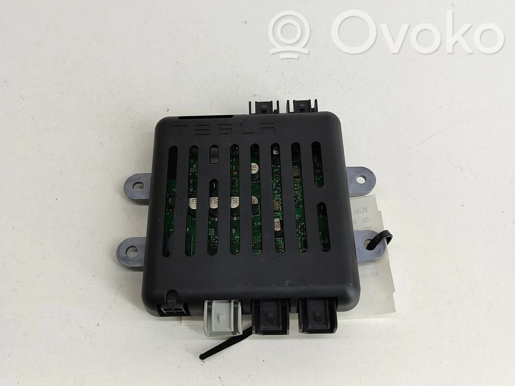USB control unit   104282900E