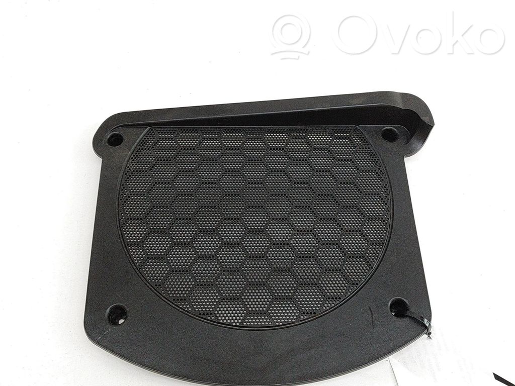 Cache enceinte centrale   6826951