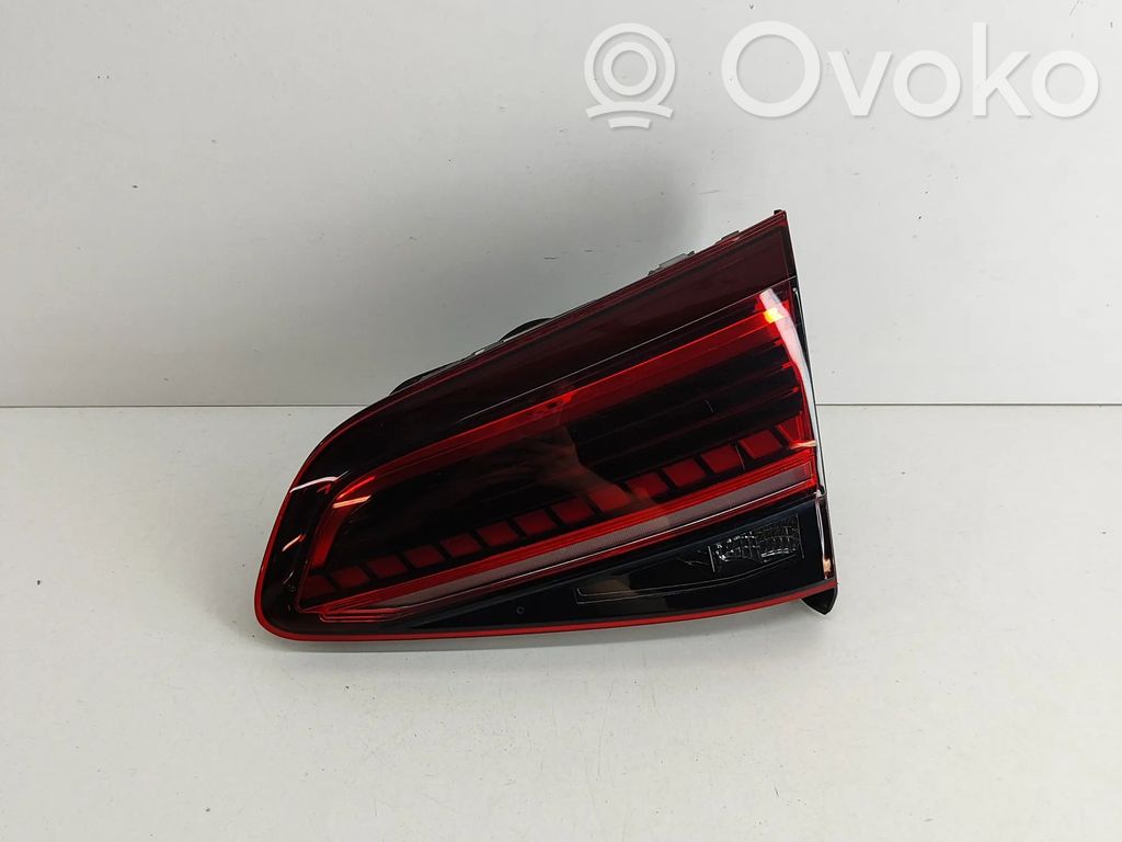 Volkswagen Golf VII Lampy tylnej klapy bagażnika 