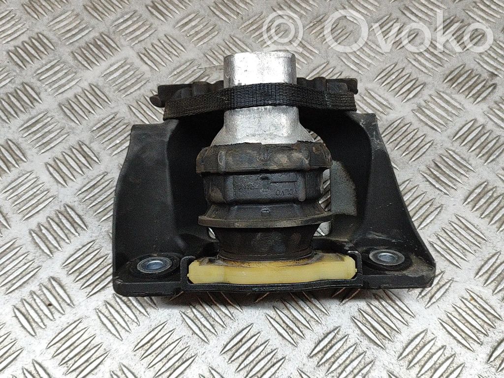 Engine mount bracket   32137494