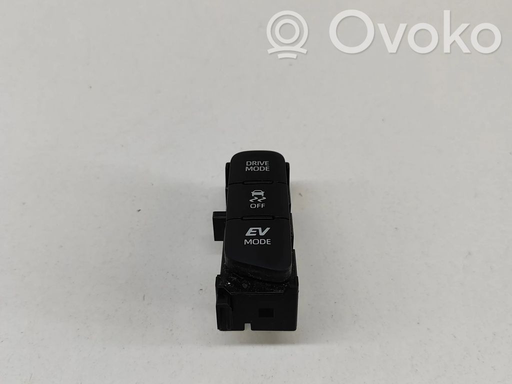 Toyota Yaris Cross Un conjunto de interruptores 