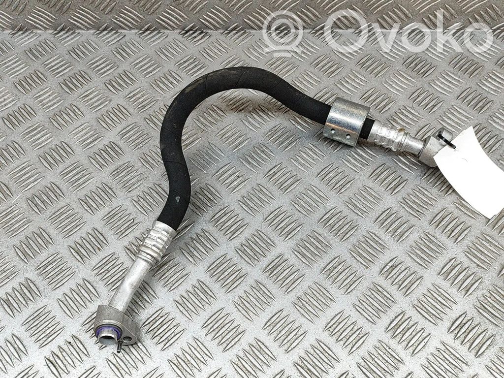 BMW iX Ilmastointilaitteen putki (A/C) 