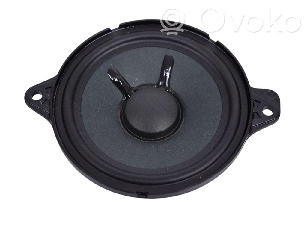 Audi Q5 SQ5 FY Takaoven kaiutin 