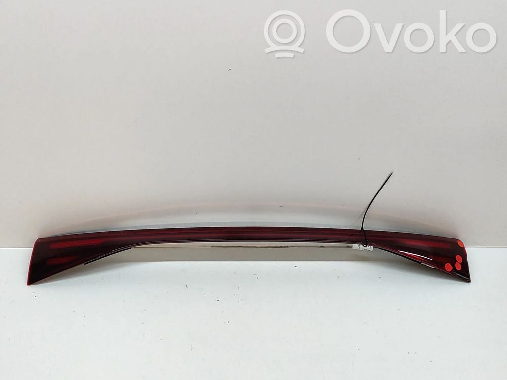 Lampy tylnej klapy bagażnika   A2439068600