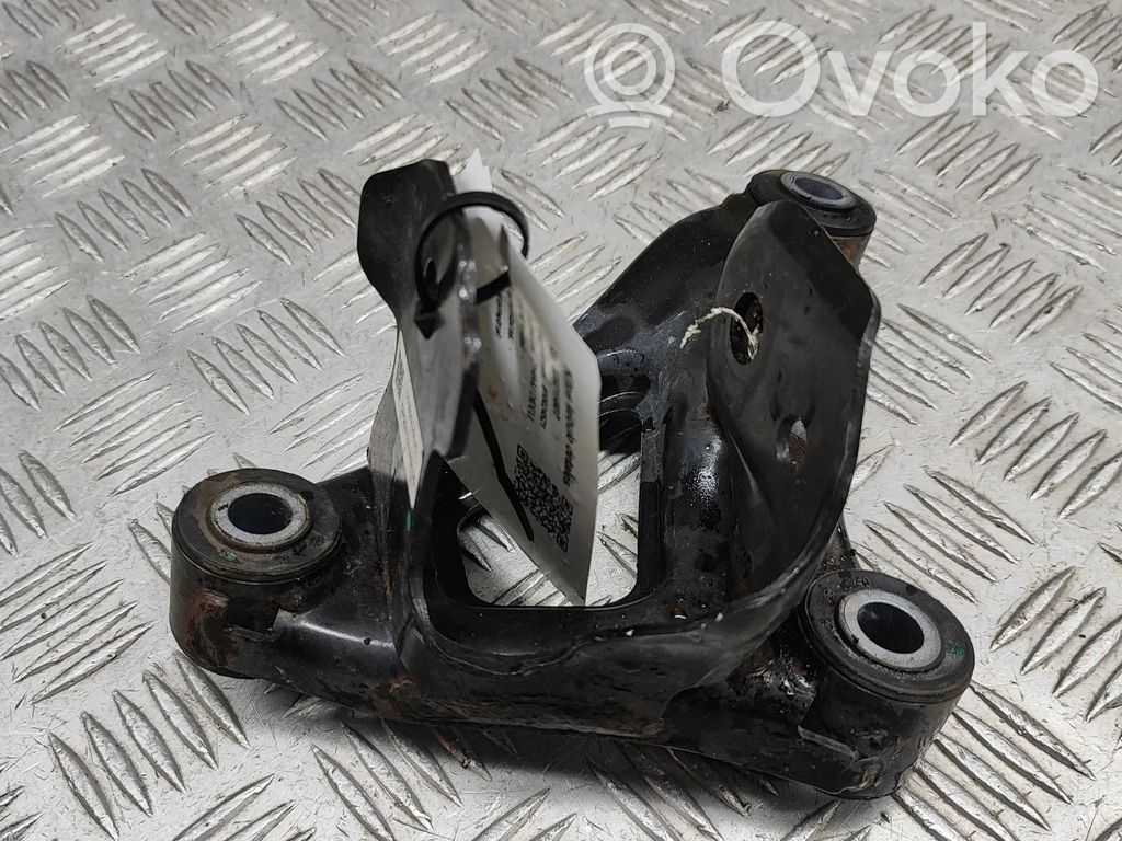Engine mounting bracket   111023300C