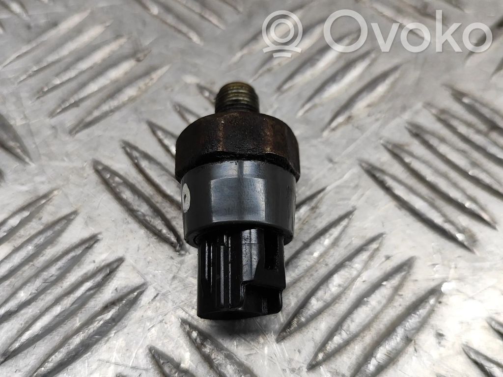 Volvo XC90 Czujnik ciśnienia oleju 