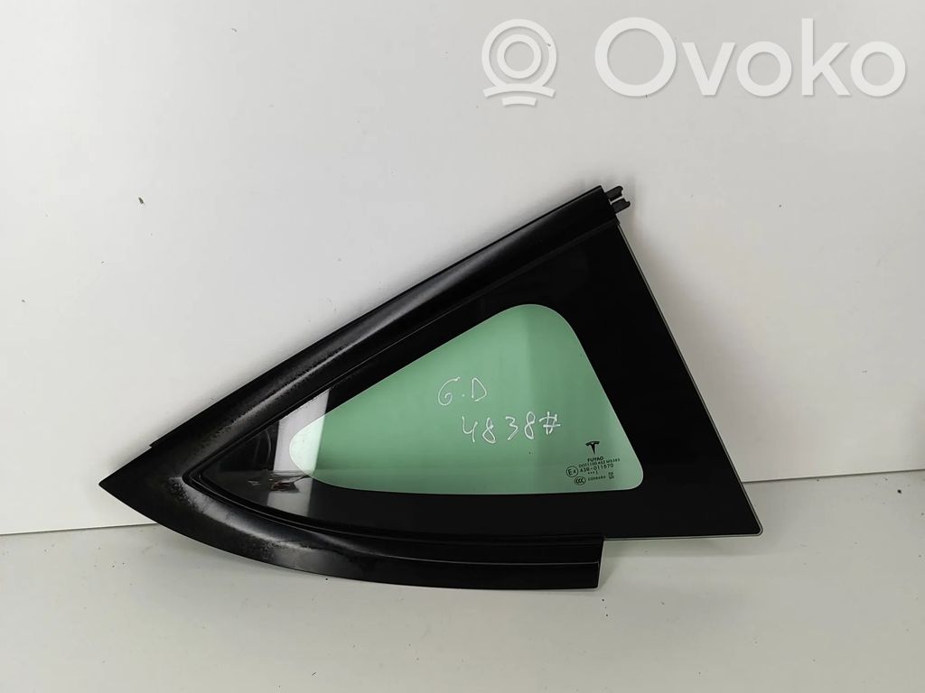 Tesla Model 3 Rear side window 