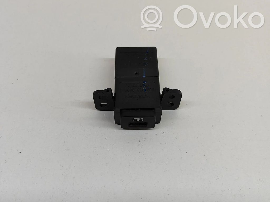 Nissan Juke II F16 Enchufe conector USB 