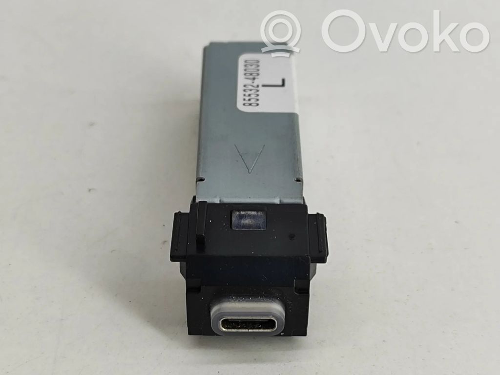 Enchufe conector USB   8553248030