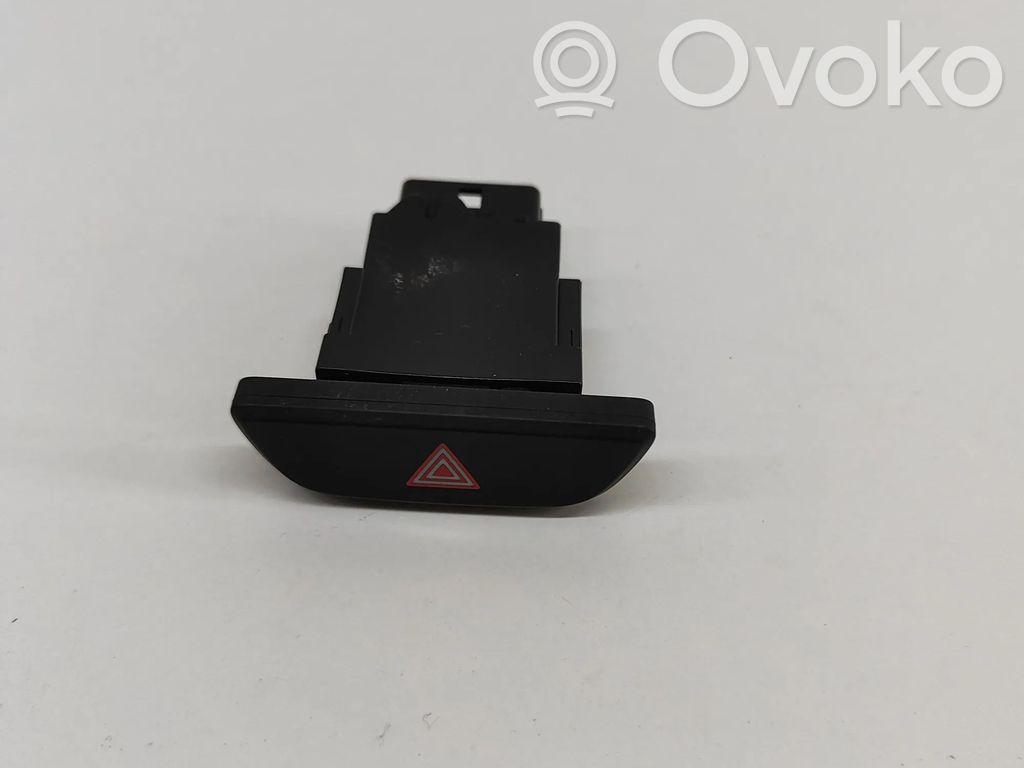 Toyota Yaris Cross Botón interruptor de luz de peligro 