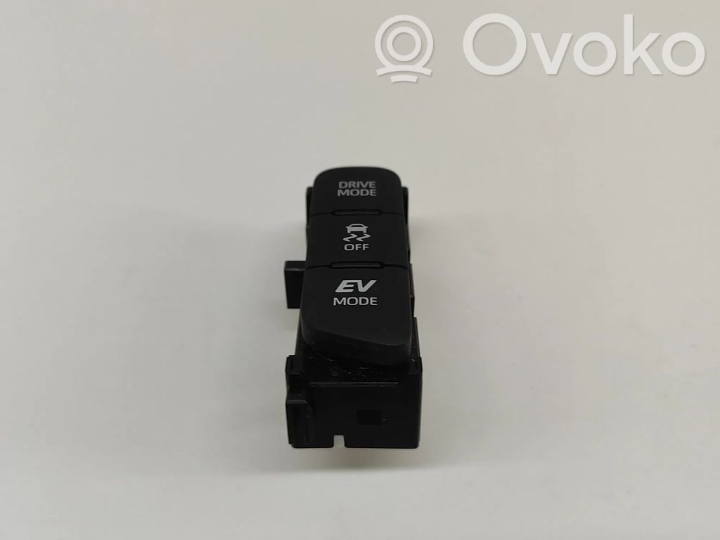 Toyota Yaris Cross Un conjunto de interruptores 