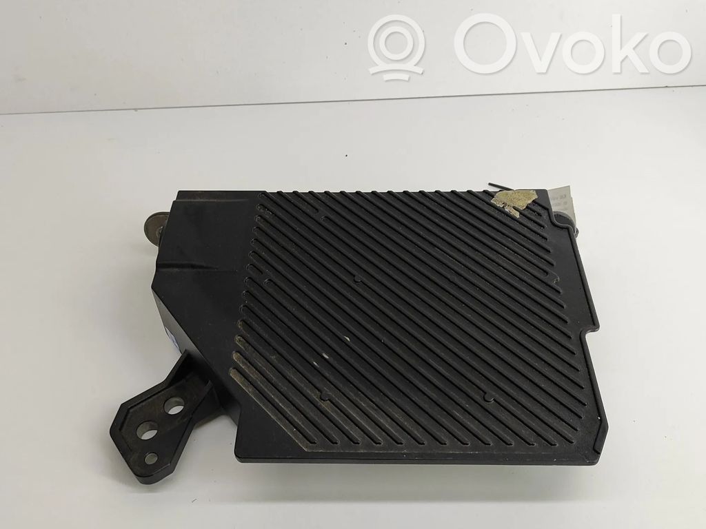 Volvo XC90 Sound amplifier 