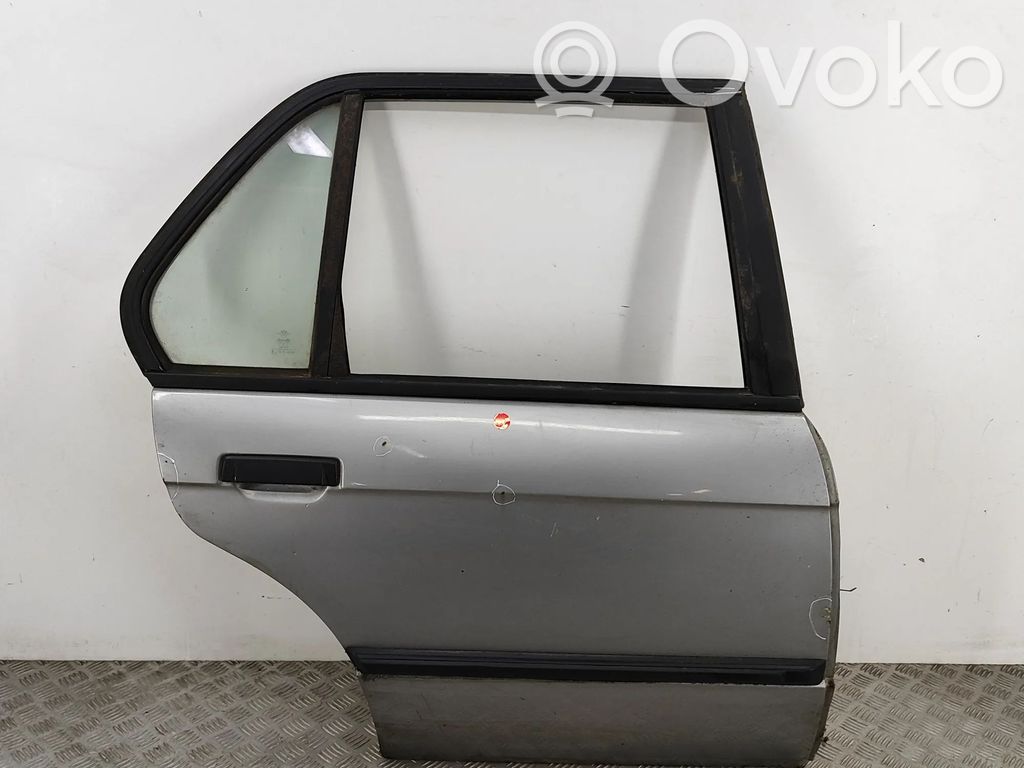 BMW 3 E30 Drzwi tylne 