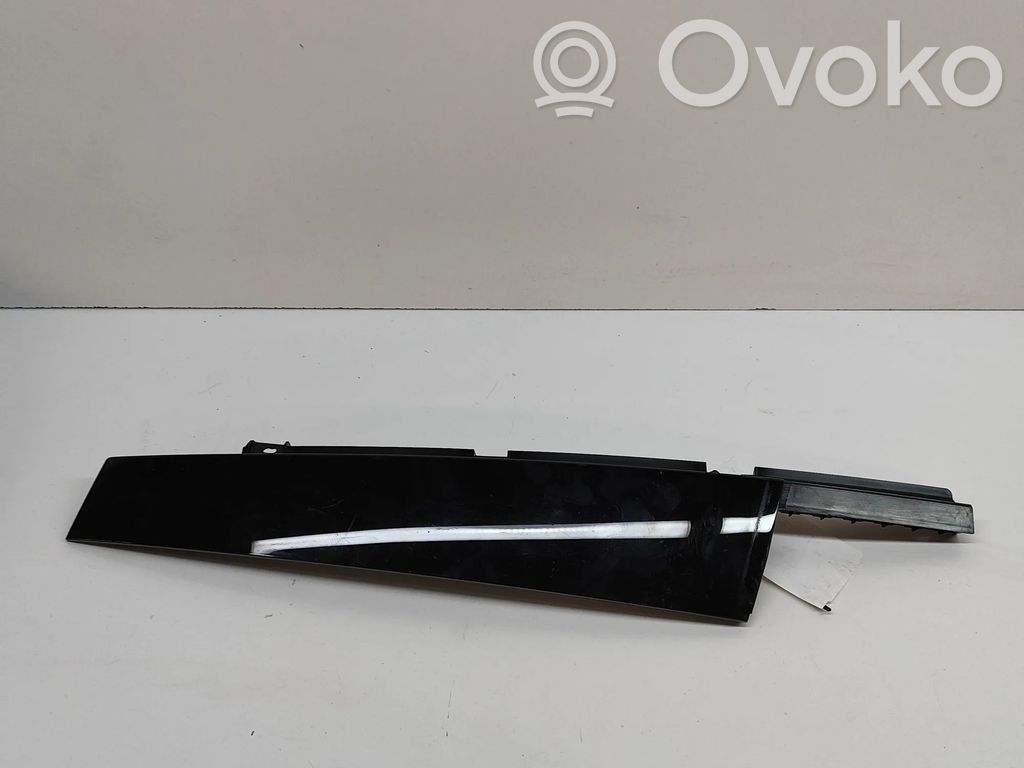 Volvo XC40 Rivestimento modanatura del vetro della portiera anteriore 